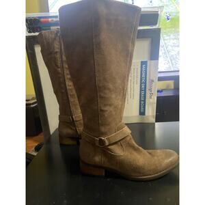 Born Women's Saddler Boots Taupe Distresed SuedeBR0028817 CQF21 Size 11M